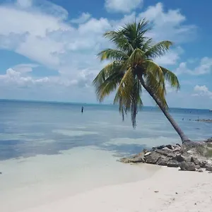 https://marysol-private-beach-next-to-nomads-d5.quintano-roohotels.com